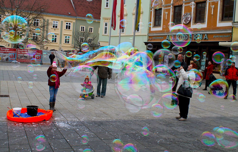 Wr.Neustadt Spiel & Verkaufsstand