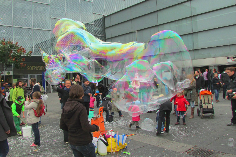 Int-Soapbubble-Day_ 2013_007